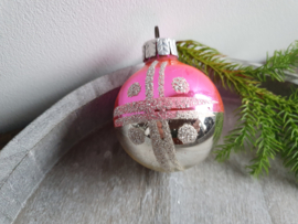 Vintage kerstbal zilver roze 247