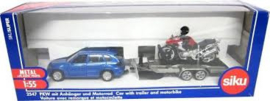 Auto met aanhanger en motor