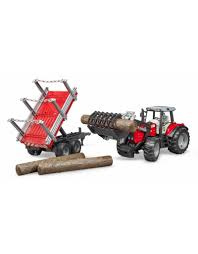 Massey Ferguson met voorlader en houttransporter / houtkar