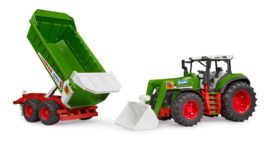 Tractor met voorlader en kiepwagen