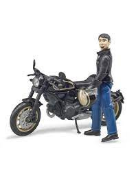 Ducati Scrambler Cafe Racer met motorrijder