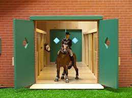 Paardenstal 7 boxen