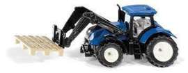New Holland met palletvorken en pallet