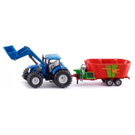 New Holland met voermengwagen