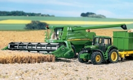 John Deere 9680i Combine