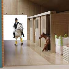 Paardenstal 7 boxen