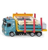 Transport vrachtwagen met prefabhuis