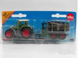 Fendt met houttransporter