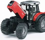 Massey Ferguson met rode aanhanger