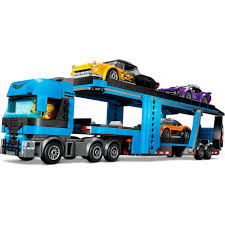 Autotransporter met sportwagens