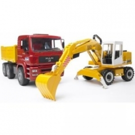 MAN vrachtwagen en Liebherr graafmachine