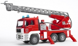 MAN brandweer met draailadder licht en geluid
