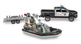 RAM politie pickup met boot en trailer