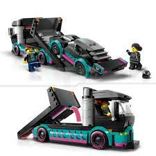 Raceauto en transporttruck