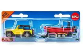 Jeep met trailer en boot