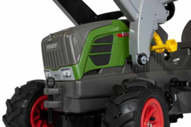 Fendt 211 met luchtbanden en voorlader