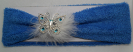 Super zachte blauwe haarband met veren en vlindertje.