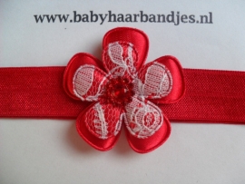 Smalle rode baby haarband met kant bloem.