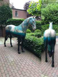 Oasis - Kunstpaard by Loeviera