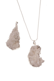 DRUZY WHITE AGATE PENDANT