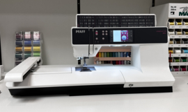 PFAFF Creative 3.0 - naai- en borduurmachine - OCCASION
