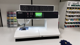 PFAFF Creative 3.0 - naai- en borduurmachine - OCCASION