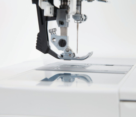 SINGER Featherweight C240 - C 240 - met ingebouwd boventransport - incl. gratis vakhandel helpdesk