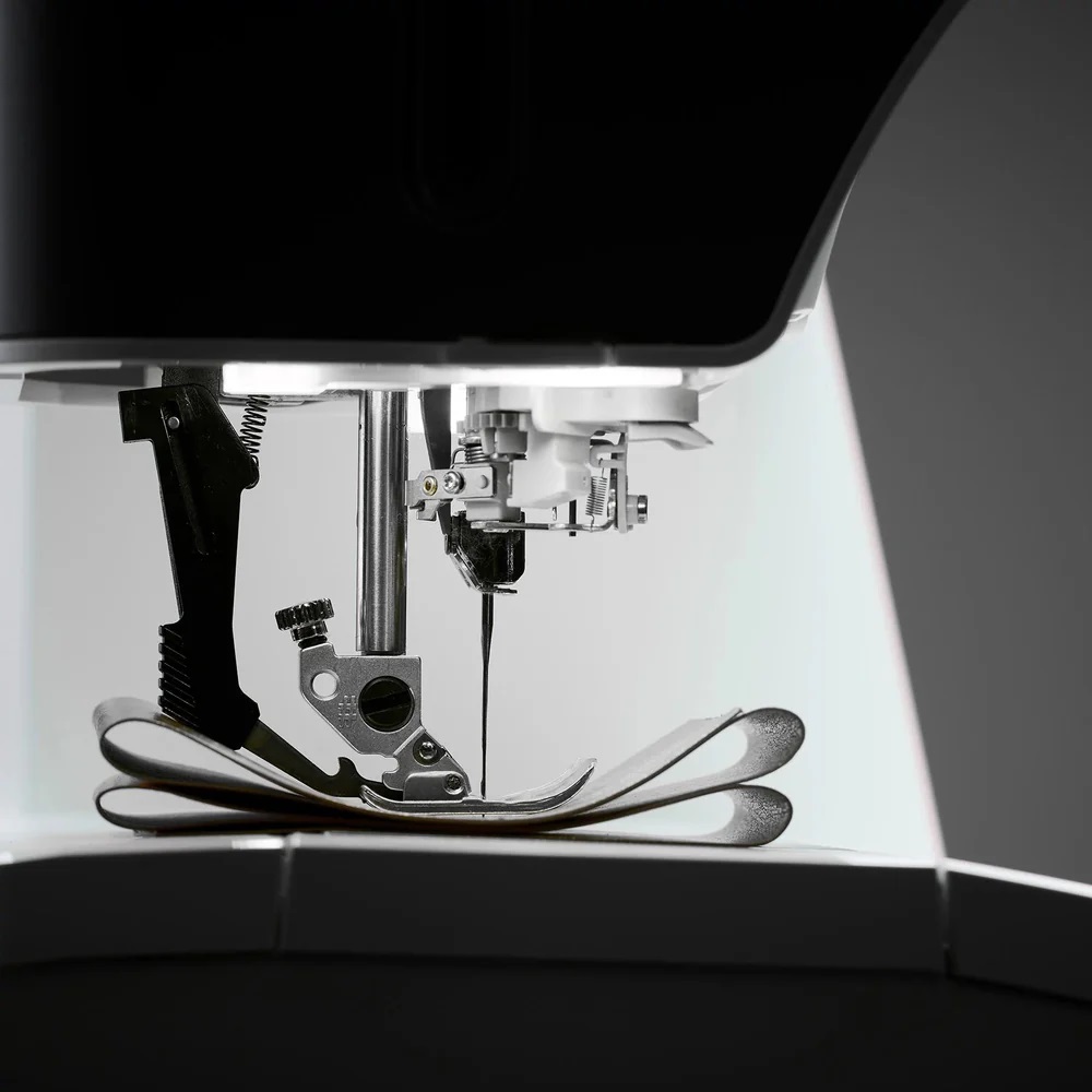 PFAFF Expression 715