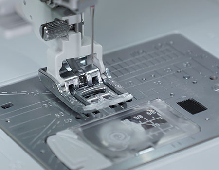 JANOME Skyline S7 Anniversary Edition