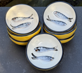 Portugees Rond Schaaltje Sardines | Geel met Zwart | Handbeschilderd Steengoed | 170 ml