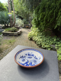 Lage Serveerschaal Ø 22 cm | Handbeschilderd Portugees Aardewerk | Wit met Blauw Bloemmotief