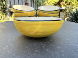 Portugees Rond Schaaltje Sardines | Geel met Zwart | Handbeschilderd Steengoed | 170 ml