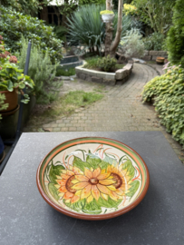 Lage Serveerschaal Ø 22 cm | Handbeschilderd Portugees Aardewerk | Gebroken Wit met Bloemmotief
