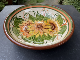 Lage Serveerschaal Ø 22 cm | Handbeschilderd Portugees Aardewerk | Gebroken Wit met Bloemmotief