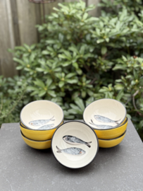 Portugese Kom Sardines | Geel met Zwart | Handbeschilderd Steengoed | 250 ml
