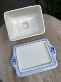 Vierkante boterstolp met passende schotel  14x10,5cm / Douro Azul (R.87)