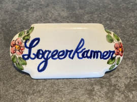 Keramisch deurbordje Logeerkamer (9x4,5cm)