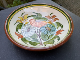Lage Serveerschaal Ø 22 cm | Handbeschilderd Portugees Aardewerk | Gebroken Wit met Bloemmotief