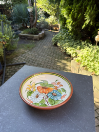 Lage Serveerschaal Ø 22 cm | Handbeschilderd Portugees Aardewerk | Gebroken Wit met Bloemmotief