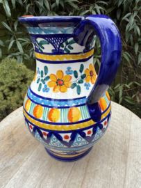 Schenkkan "Monsaraz" | Kleurrijk Bloemmotief | Handgemaakt Portugees Aardewerk | 1,4 Liter