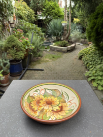 Lage Serveerschaal Ø 22 cm | Handbeschilderd Portugees Aardewerk | Gebroken Wit met Bloemmotief