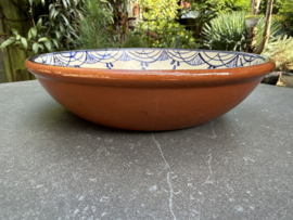 Lage Serveerschaal Ø 22 cm | Handbeschilderd Portugees Aardewerk | Wit met Blauw Bloemmotief