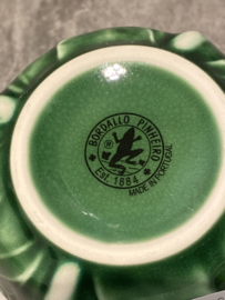 Beker met handvat groen / koolbladeren collectie Bordallo Pinheiro (R-23333)