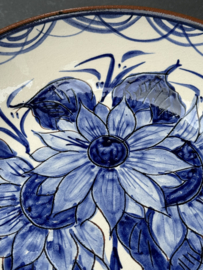 Lage Serveerschaal Ø 22 cm | Handbeschilderd Portugees Aardewerk | Wit met Blauw Bloemmotief