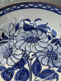 Lage Serveerschaal Ø 22 cm | Handbeschilderd Portugees Aardewerk | Wit met Blauw Bloemmotief