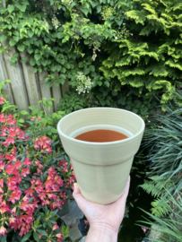 Bloempot met schotel nr.3 Millennium / zandkleur / groot
