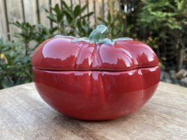 Terrinetje met deksel rood Ø16cm tomaten collectie Bordallo Pinheiro (R-18044)