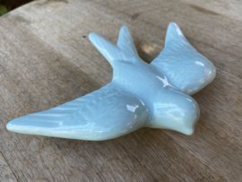 Keramische zwaluw pastel lichtblauw 16x12,5cm