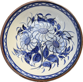 Lage Serveerschaal Ø 22 cm | Handbeschilderd Portugees Aardewerk | Wit met Blauw Bloemmotief