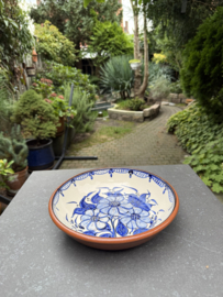 Lage Serveerschaal Ø 22 cm | Handbeschilderd Portugees Aardewerk | Wit met Blauw Bloemmotief